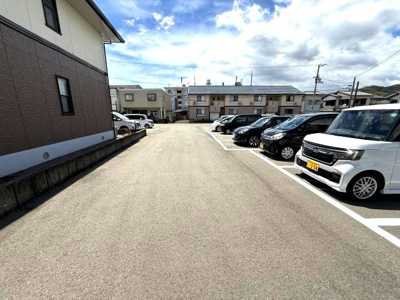 【駐車場】 | ハイカムール田中C棟