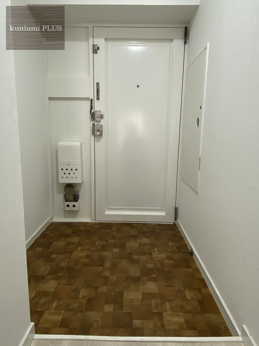 日商岩井京橋ハイツの玄関