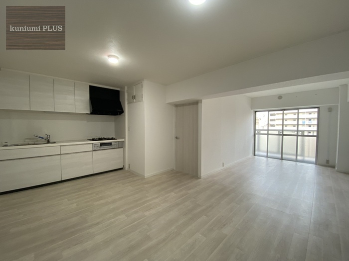 日商岩井京橋ハイツの居間・リビング