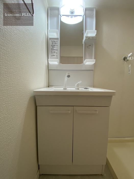 日商岩井京橋ハイツの独立洗面台