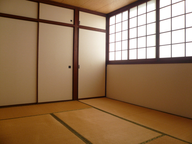 田坂ビルの和室|畳の上でゆっくりとくつろげる和室です