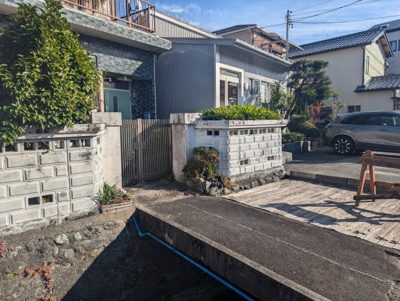 【外観】 | 売中古戸建　富士市岩淵 | 東名高速道路・富士川スマートICまで車で7分です。通勤や休日のお出掛けに便利です。富士川楽座も併設されています。