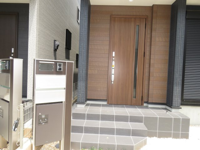 川越市霞ヶ関北３丁目　3LDK新築ペット可貸家のエントランス