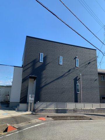 岩出中黒　中古戸建の前面道路含む現地写真