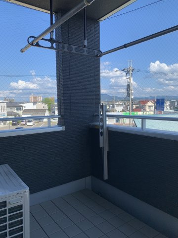岩出中黒中古物件のバルコニー