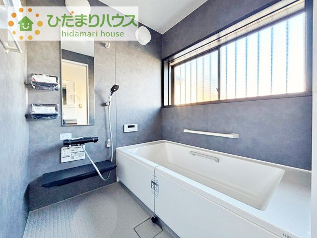 【浴室】 | 阿見町曙　中古戸建 | 大人が足を伸ばしても十分な広さ！一人でゆっくりくつろぐ時間も大切です！