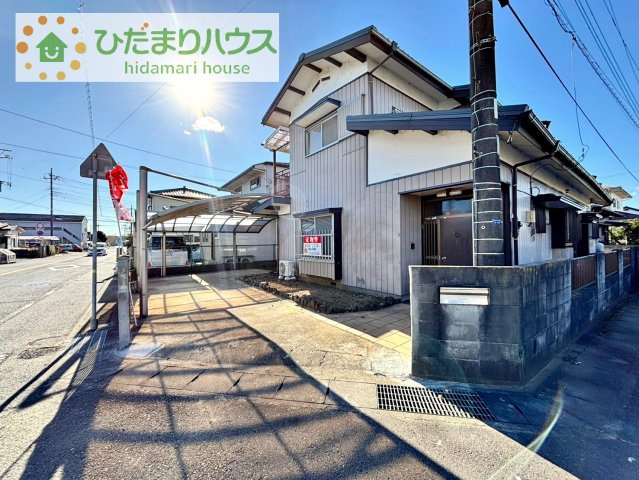 【駐車場】 | 阿見町曙　中古戸建 | マイホームなら駐車場代がかかりません。しかも、自宅の駐車場で洗車ができます！今までコイン洗車に行っていた手間も省けて、節約にもつながります(^^♪