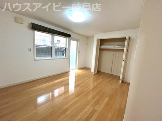 【洋室】 | 岐阜市鹿島町！三井ホームさん施工の中古住宅築22年！2階にリビングのあるお家！お車スペース3台可能！ | 岐阜市鹿島町！三井ホームさん施工の中古住宅築22年！2階にリビングのあるお家！お車スペース3台可能！