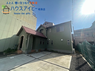 【外観】 | 岐阜市鹿島町！三井ホームさん施工の中古住宅築22年！2階にリビングのあるお家！お車スペース3台可能！ | 岐阜市鹿島町！三井ホームさん施工の中古住宅築22年！2階にリビングのあるお家！お車スペース3台可能！