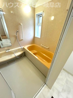 【浴室】 | 岐阜市鹿島町！三井ホームさん施工の中古住宅築22年！2階にリビングのあるお家！お車スペース3台可能！ | 岐阜市鹿島町！三井ホームさん施工の中古住宅築22年！2階にリビングのあるお家！お車スペース3台可能！