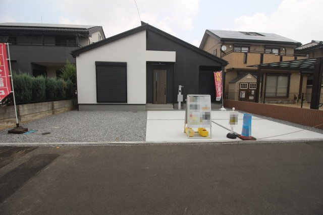 グラファーレ　小山市城東4丁目 2期の駐車場|駐車2台分のゆとりあるスペースも嬉しいポイントです♪