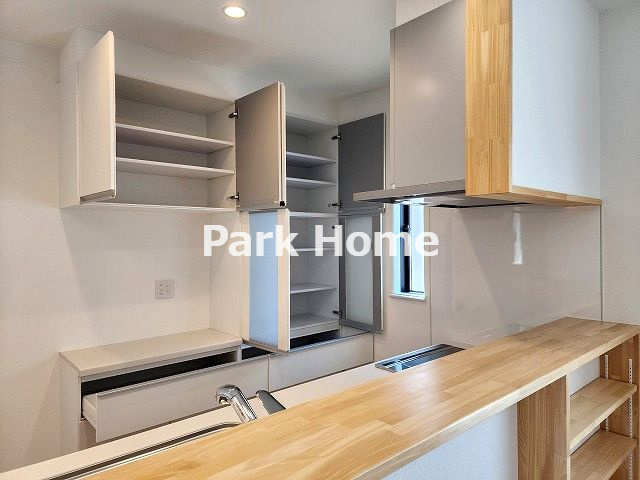 高知市潮新町1丁目　新築戸建ての収納