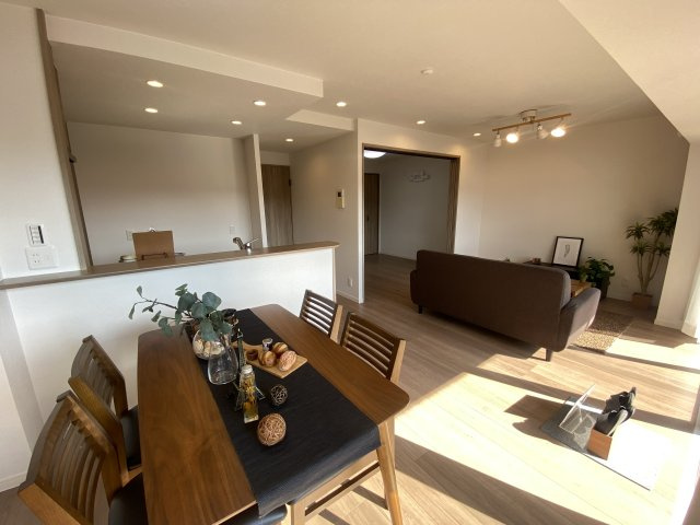 【居間・リビング】BELISTA京都山科 