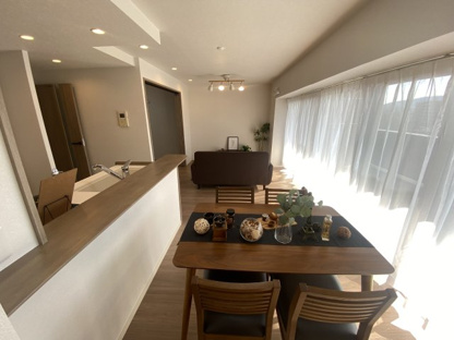 【居間・リビング】BELISTA京都山科 