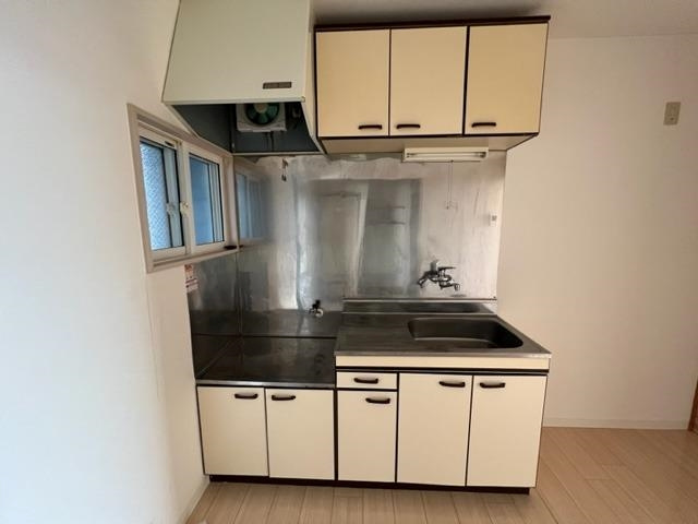 コーポアズールⅡのキッチン|無駄のない、使い慣れたかたちのキッチン。