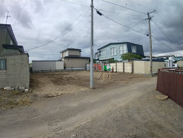 益浦2丁目23　売土地の前面道路含む現地写真