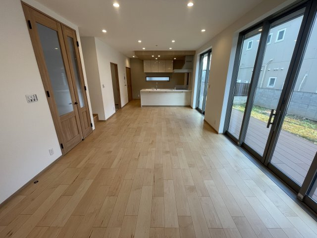 練馬区小竹町1丁目　土地約60坪　庭付省エネ住宅の居間・リビング