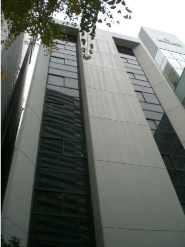 ジュリアビルの外観