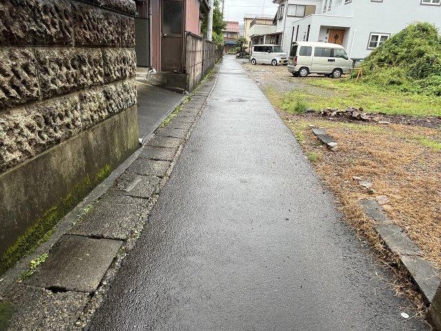 土地　野一色2丁目の前面道路含む現地写真|南道路　東から