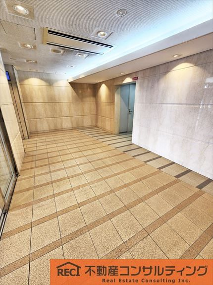 ウェルブ六甲道3番街2番館のエントランス