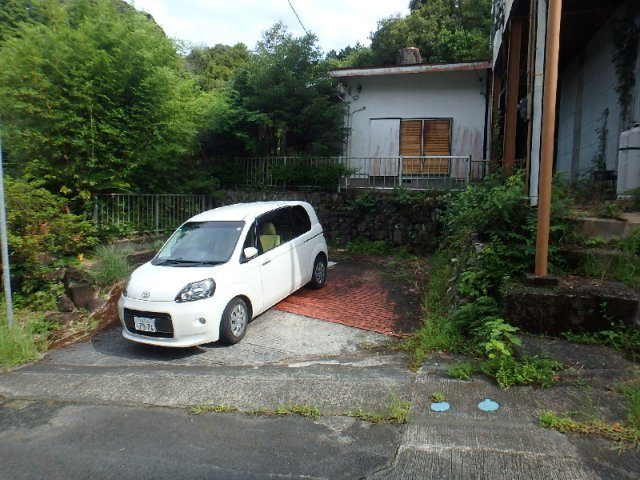 S1661H　吉野苑中古住宅の駐車場
