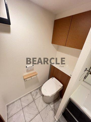 【トイレ】 | リーガル京都烏丸東 | 落ち着いた色調のトイレです