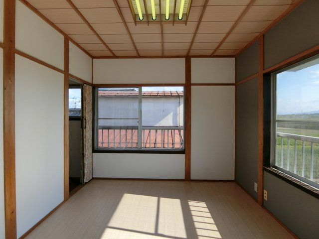 誠道町戸建収益物件の洋室