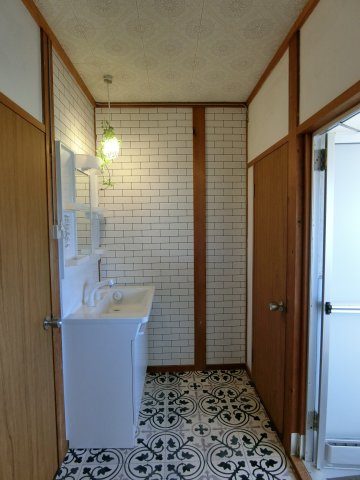 誠道町戸建収益物件の独立洗面台