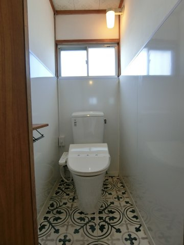 誠道町戸建収益物件のトイレ