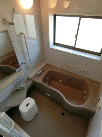 大篠津町戸建の浴室