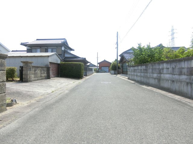 大篠津町戸建の前面道路含む現地写真