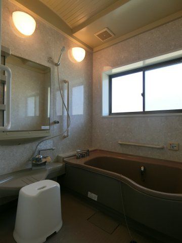 大篠津町戸建の浴室