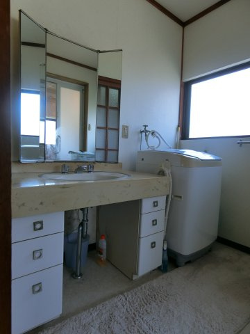 大篠津町戸建の独立洗面台