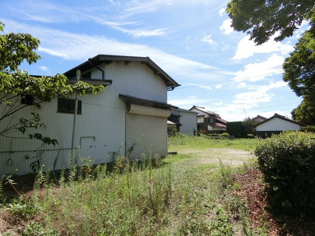 境港市渡町売り土地の外観|上物（倉庫）