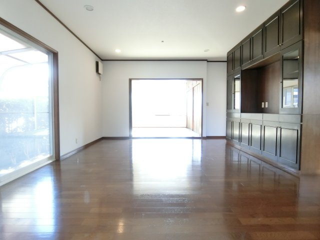 旗ヶ崎7丁目 中古住宅の居間・リビング