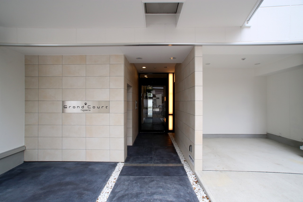 グランコート東野の玄関