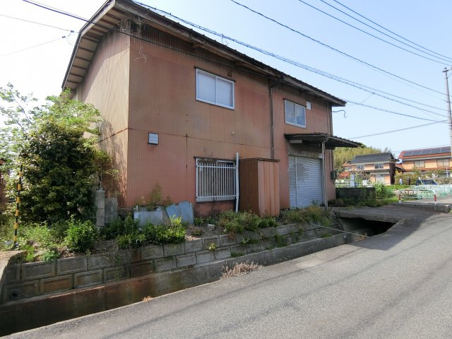 彦名町318-1土地の前面道路含む現地写真