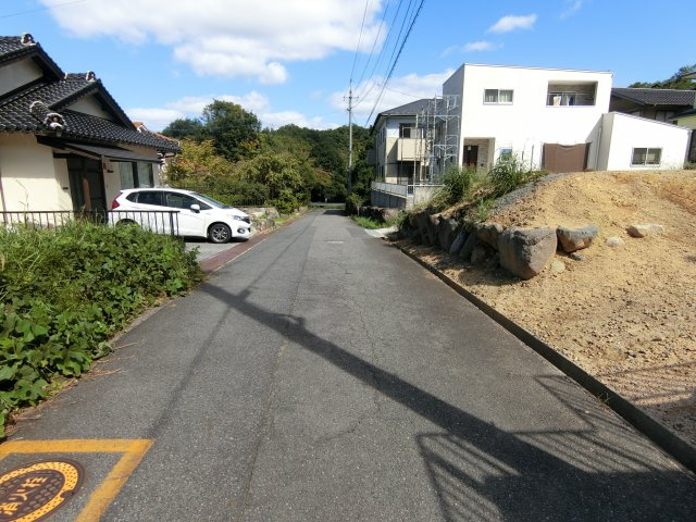 米子市宗像　売地の前面道路含む現地写真