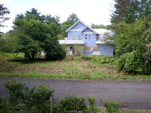 伯耆町小林　売り土地の前面道路含む現地写真
