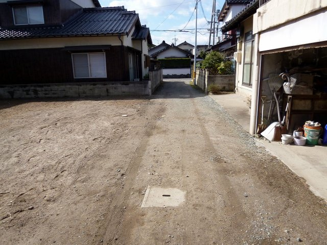 米子市旗ヶ崎1丁目売土地の前面道路含む現地写真