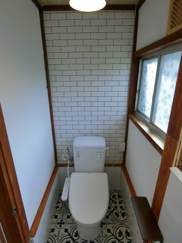 境港市蓮池町戸建て（収益物件）のトイレ