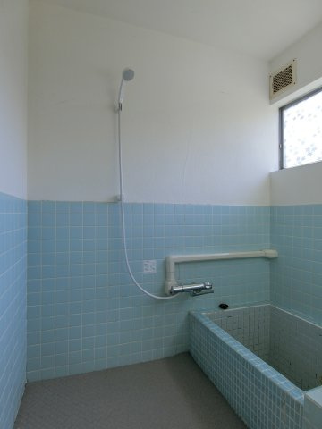 境港市蓮池町戸建て（収益物件）の浴室