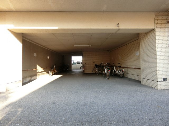 CO-OP錦町マンションの駐輪場