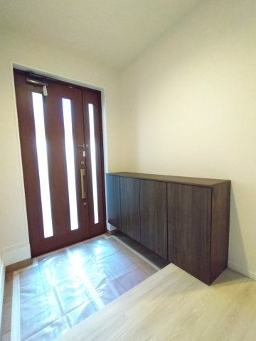 豊中市勝部3丁目戸建の玄関