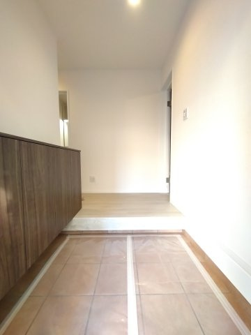 豊中市勝部3丁目戸建の玄関