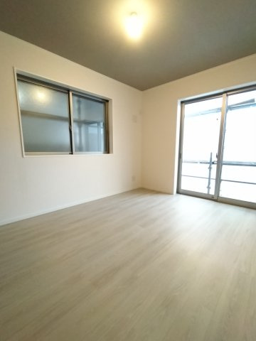 豊中市勝部3丁目戸建の洋室