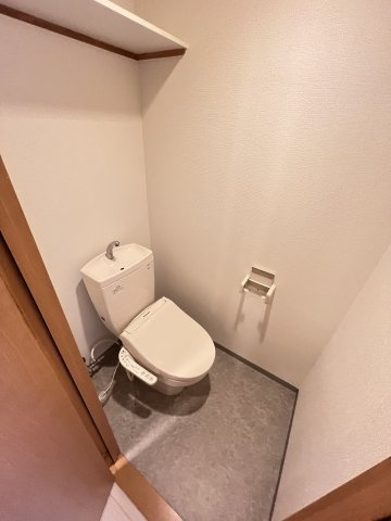 大阪市城東区野江２丁目の賃貸マンションのトイレ