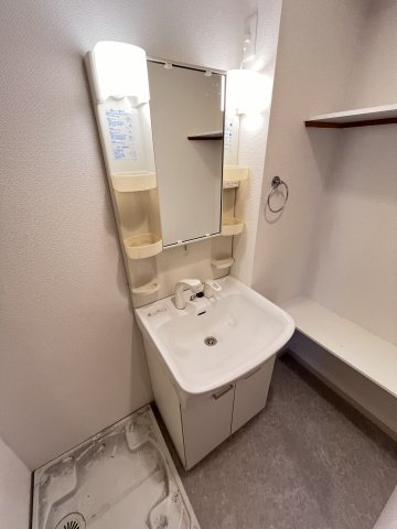 大阪市城東区野江２丁目の賃貸マンションの洗面所