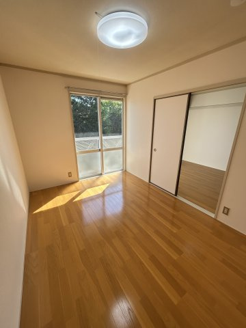 ハイツアールデコの洋室