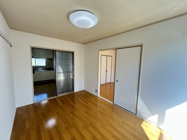 ハイツアールデコの洋室